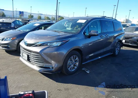 2021 Toyota Sienna Xle z USA, uszkodzony, nr VIN 5TDYRKEC5MS010954